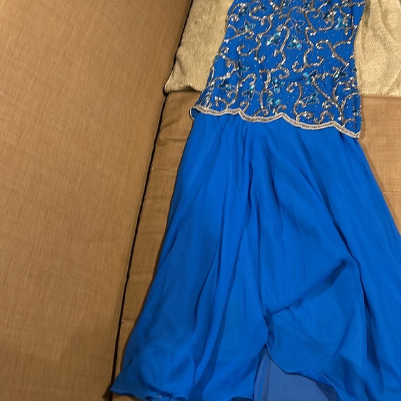 Beautiful long dress - Picture 4 of 4